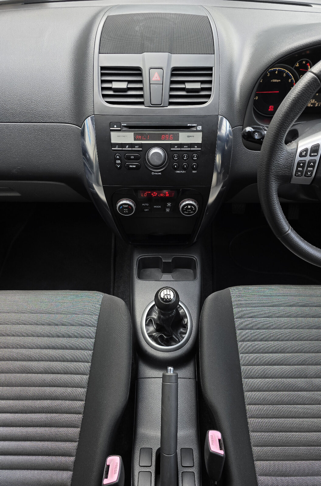 2011 Suzuki SX4 1.5 PETROL GLX - Image 14