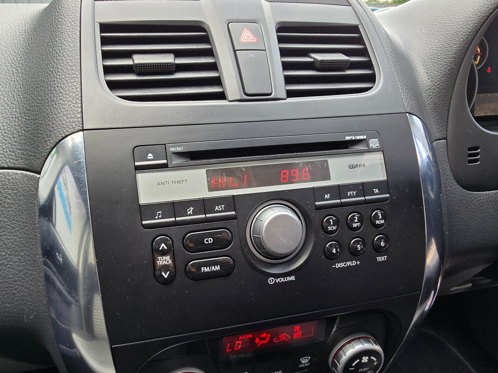 2011 Suzuki SX4 1.5 PETROL GLX - Image 15