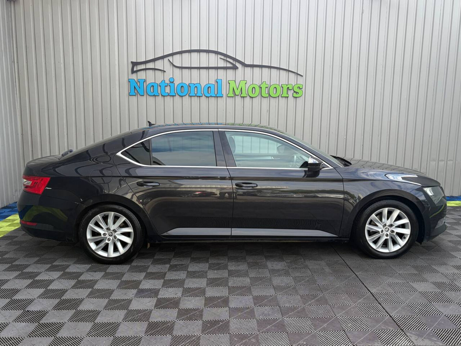 2017 Skoda Superb 2.0 TDI Ambition - Image 2