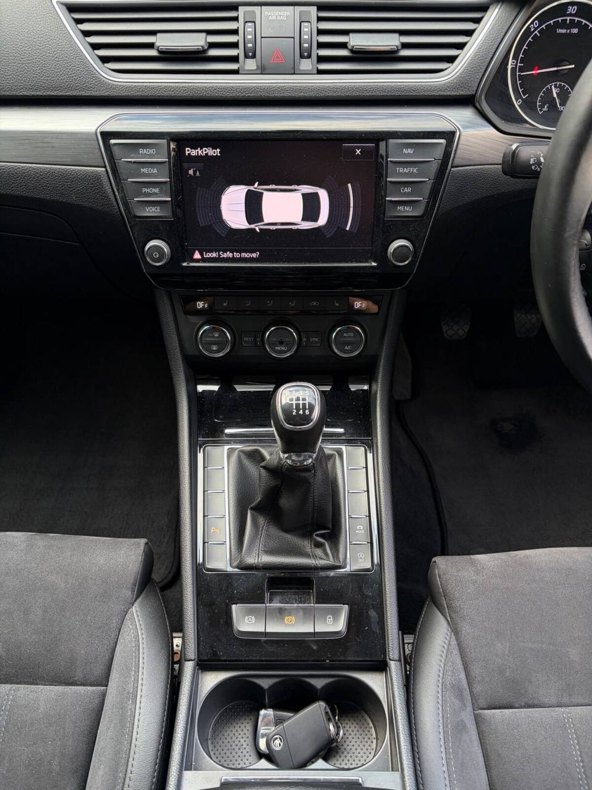 2017 Skoda Superb 2.0 TDI Ambition - Image 15