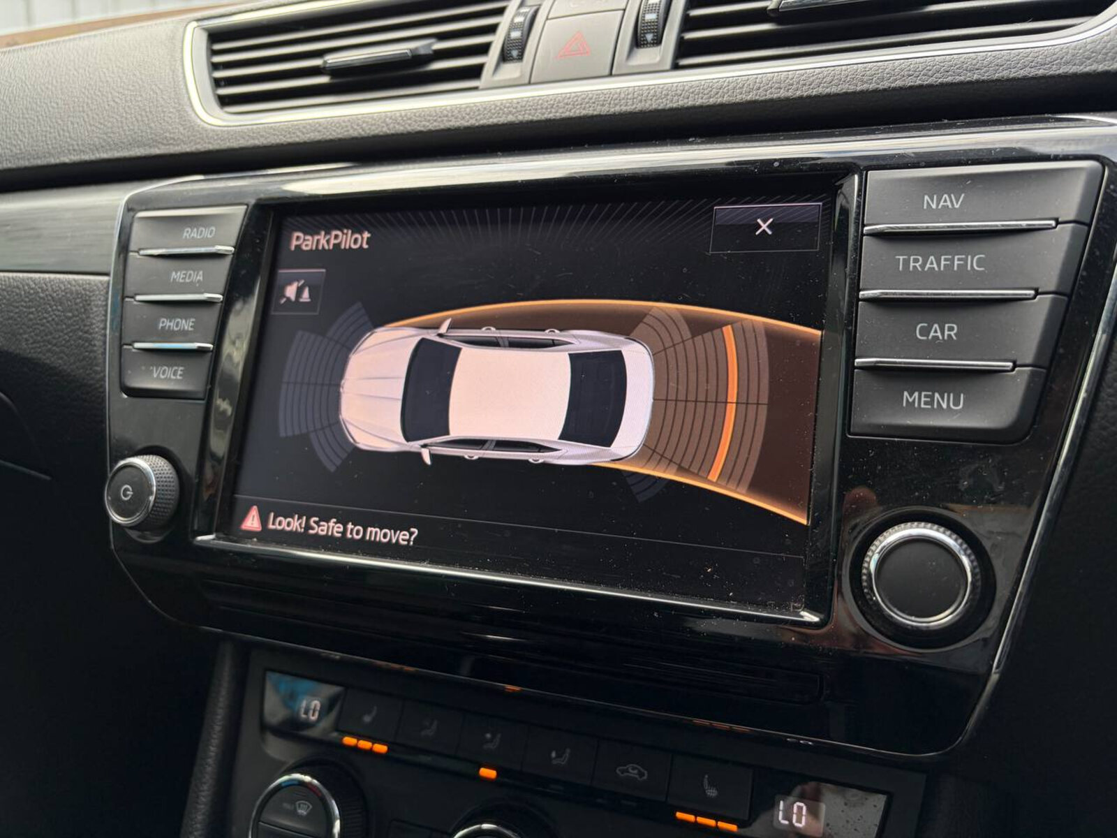2017 Skoda Superb 2.0 TDI Ambition - Image 17