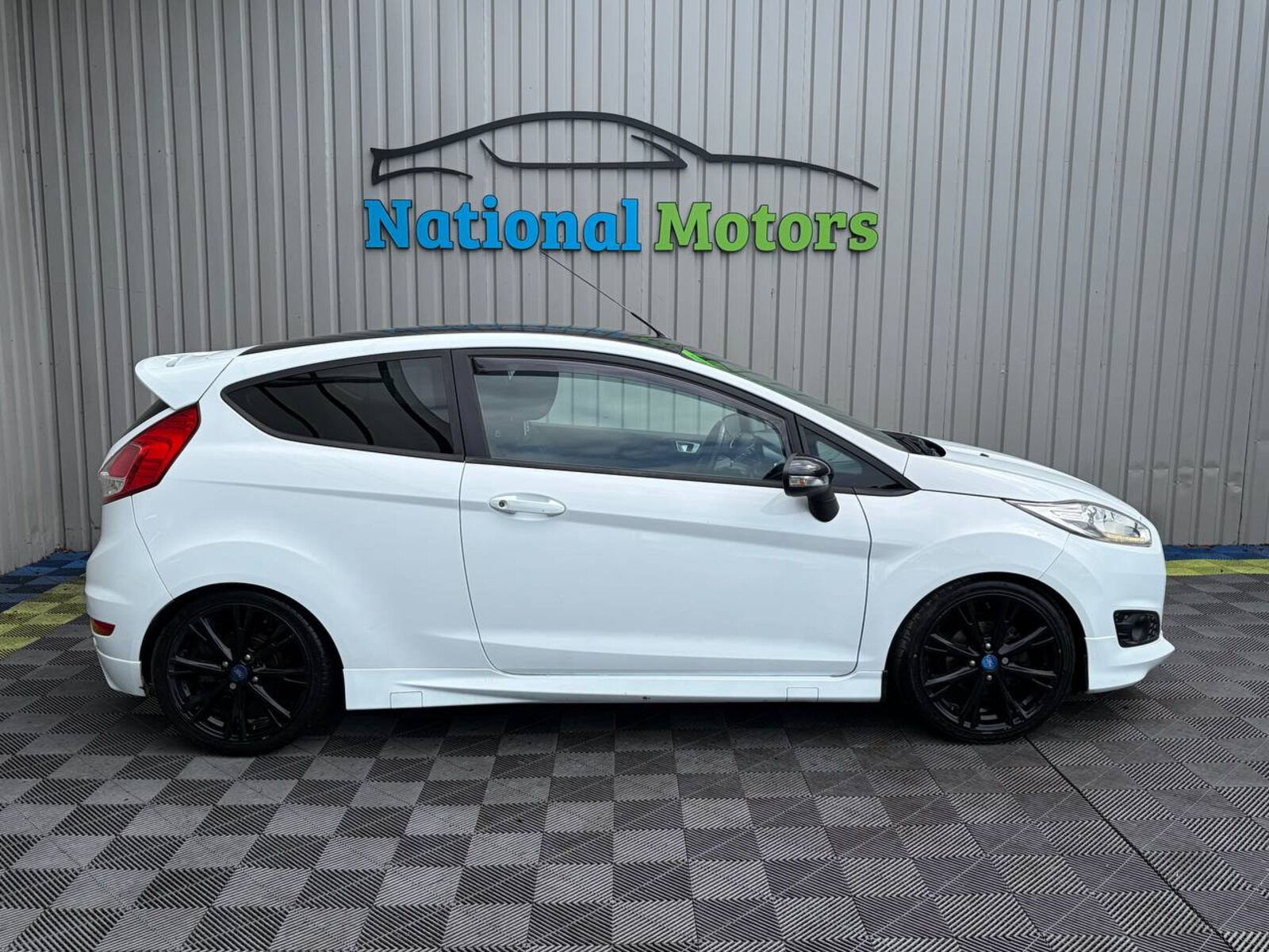 2015 Ford Fiesta 1.0 PETROL - Image 2