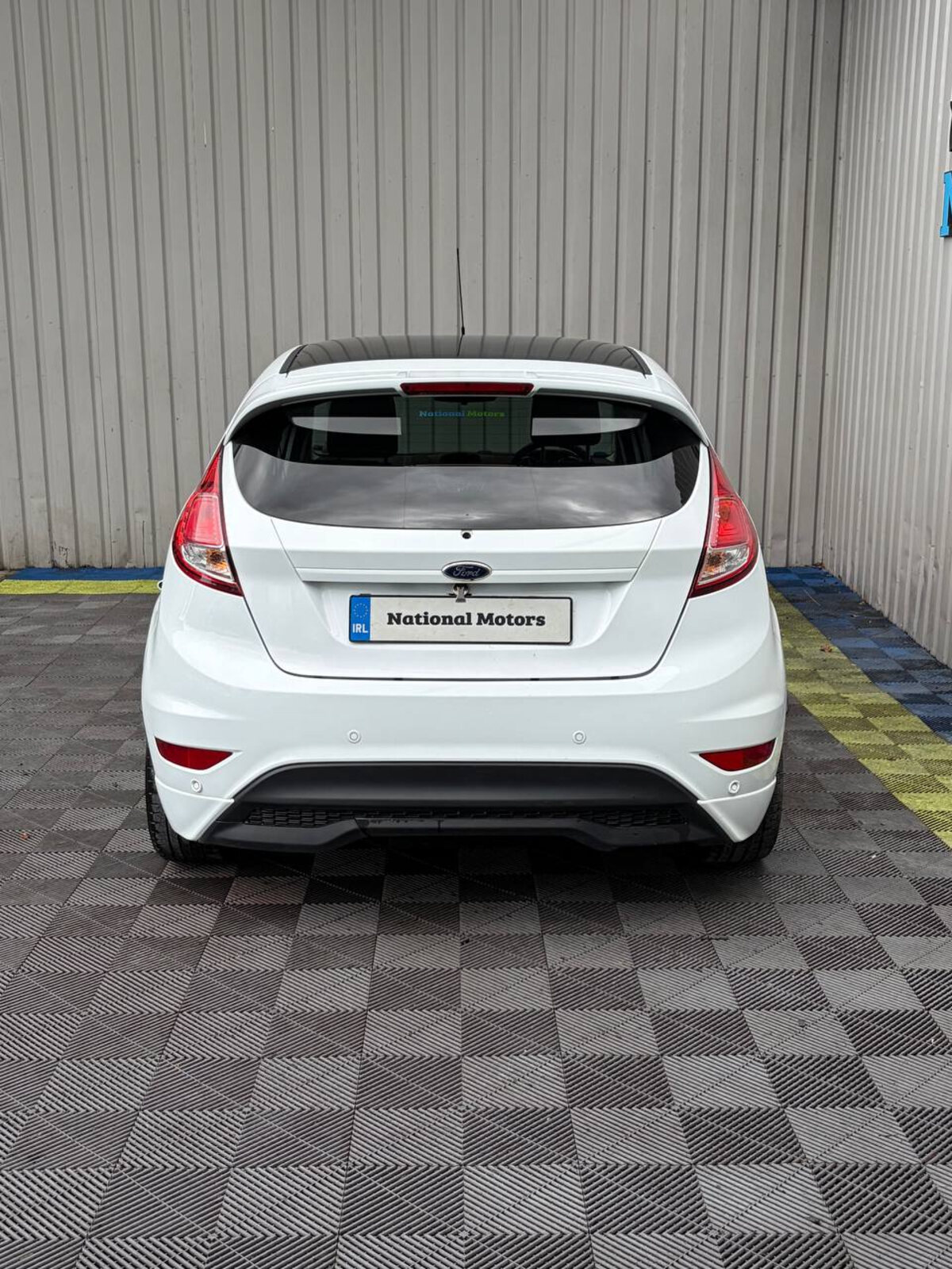 2015 Ford Fiesta 1.0 PETROL - Image 4