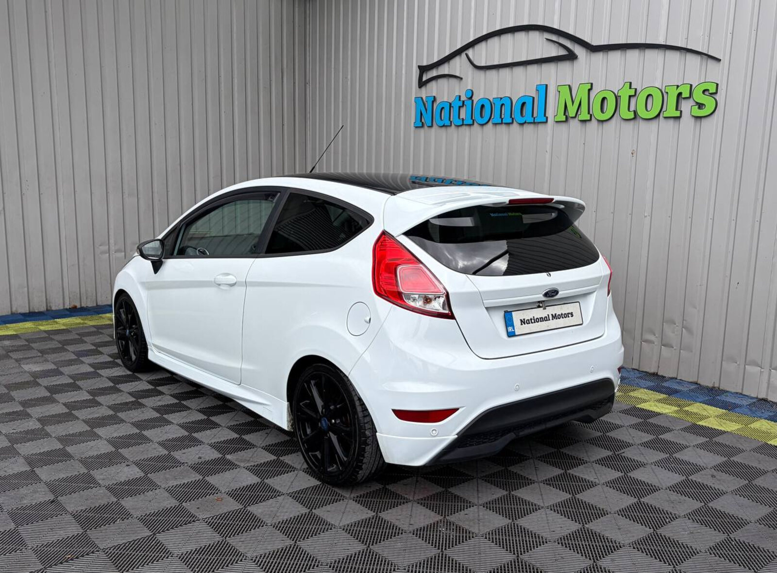 2015 Ford Fiesta 1.0 PETROL - Image 5