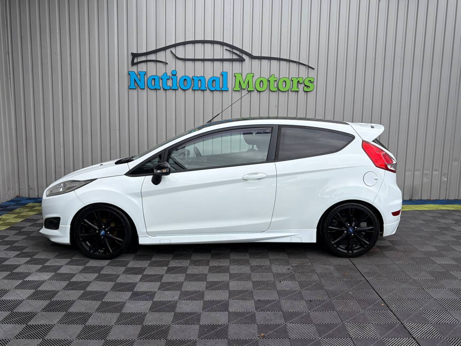2015 Ford Fiesta 1.0 PETROL - Image 6