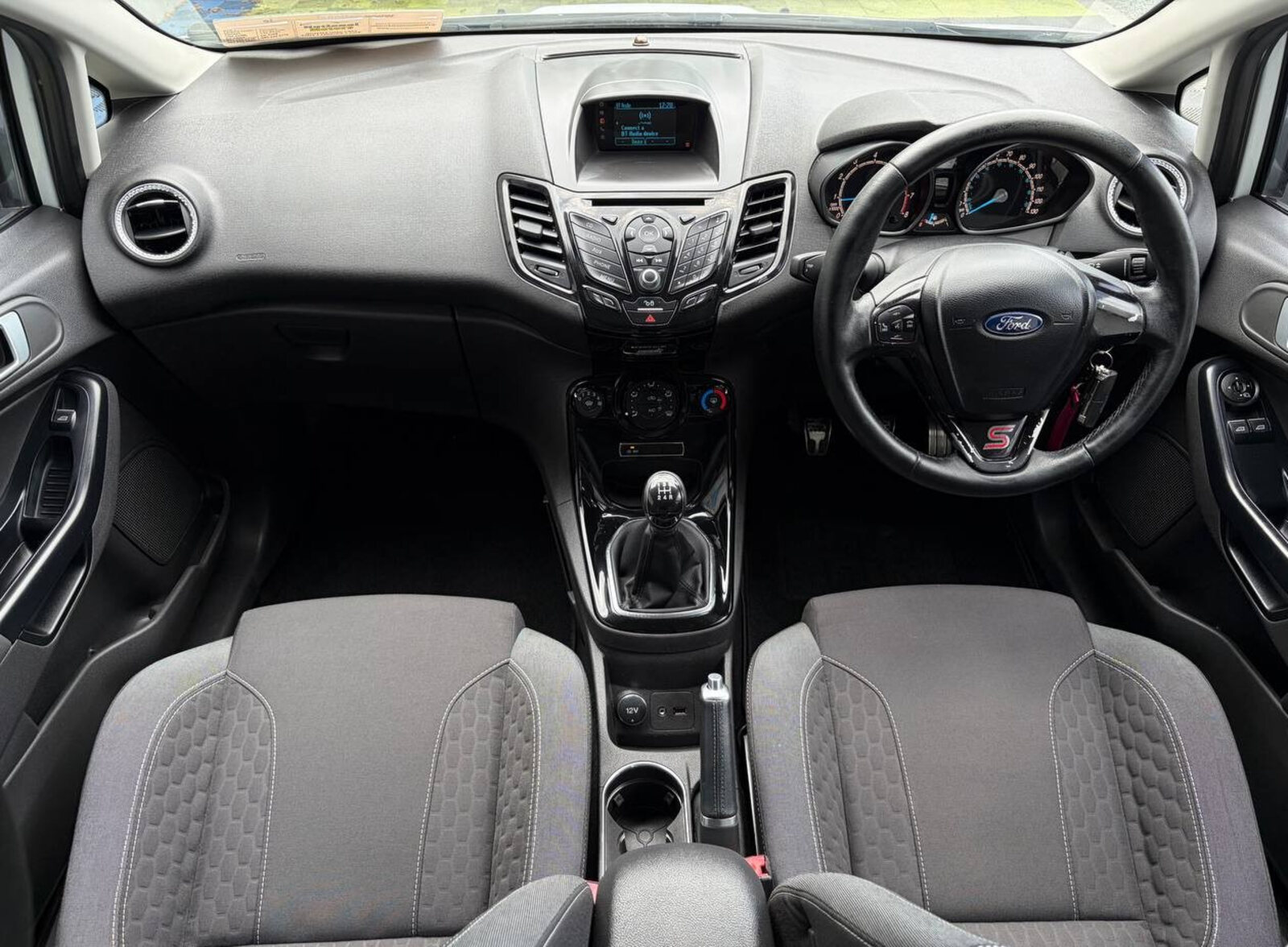 2015 Ford Fiesta 1.0 PETROL - Image 11