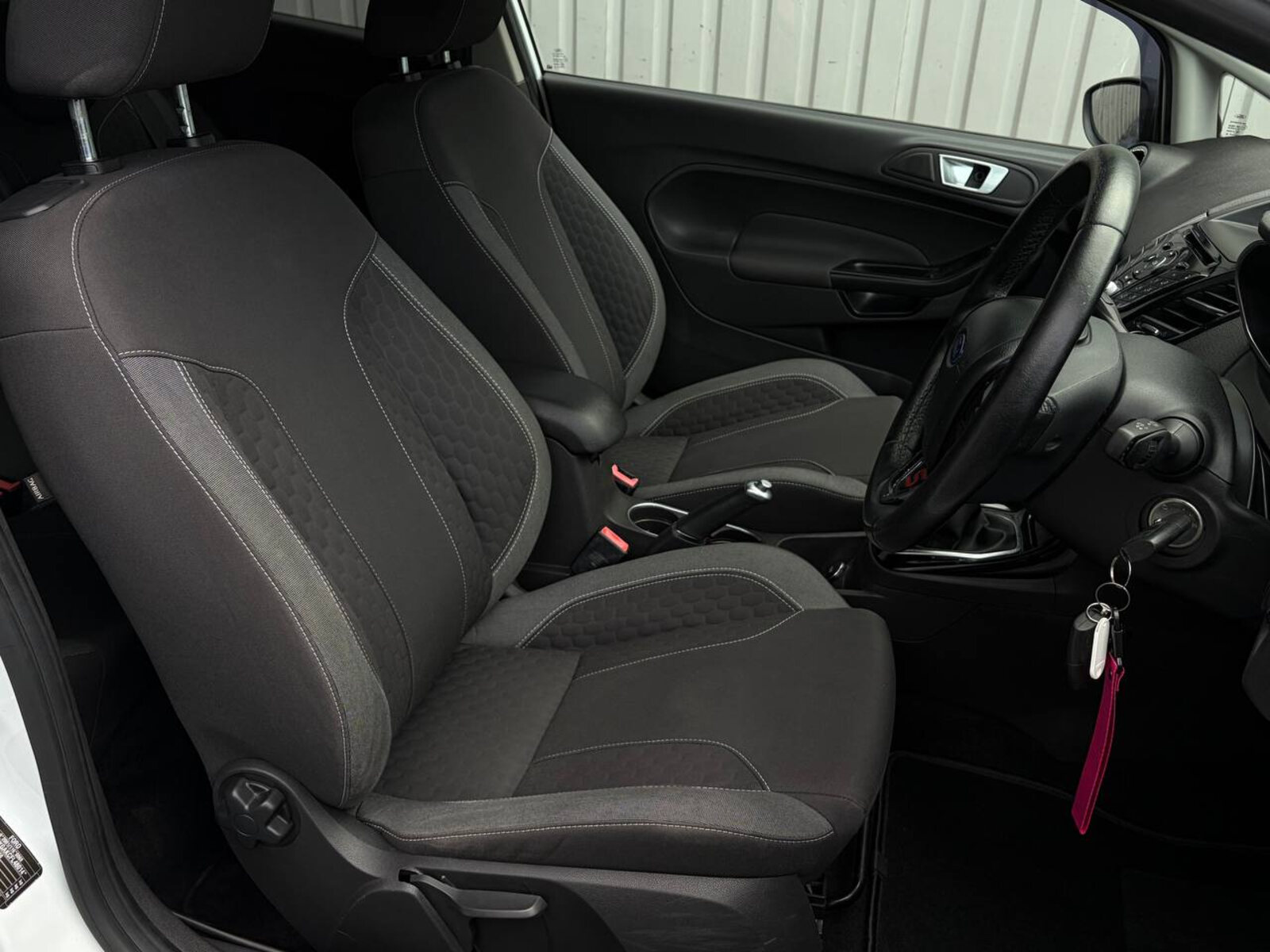 2015 Ford Fiesta 1.0 PETROL - Image 13