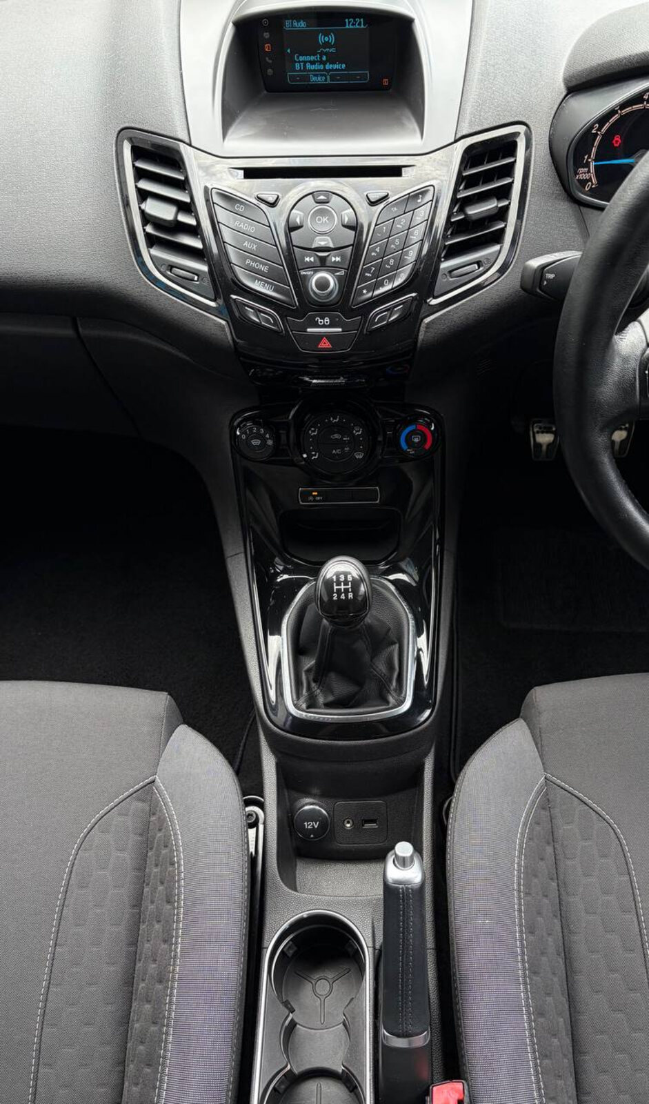 2015 Ford Fiesta 1.0 PETROL - Image 14