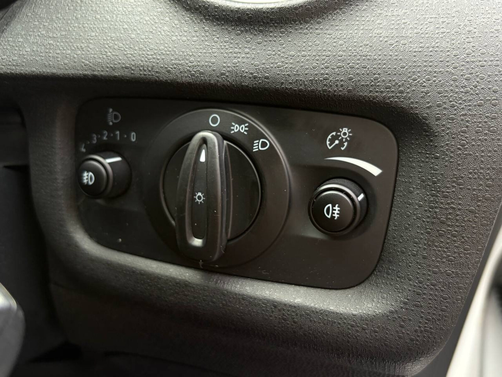 2015 Ford Fiesta 1.0 PETROL - Image 18