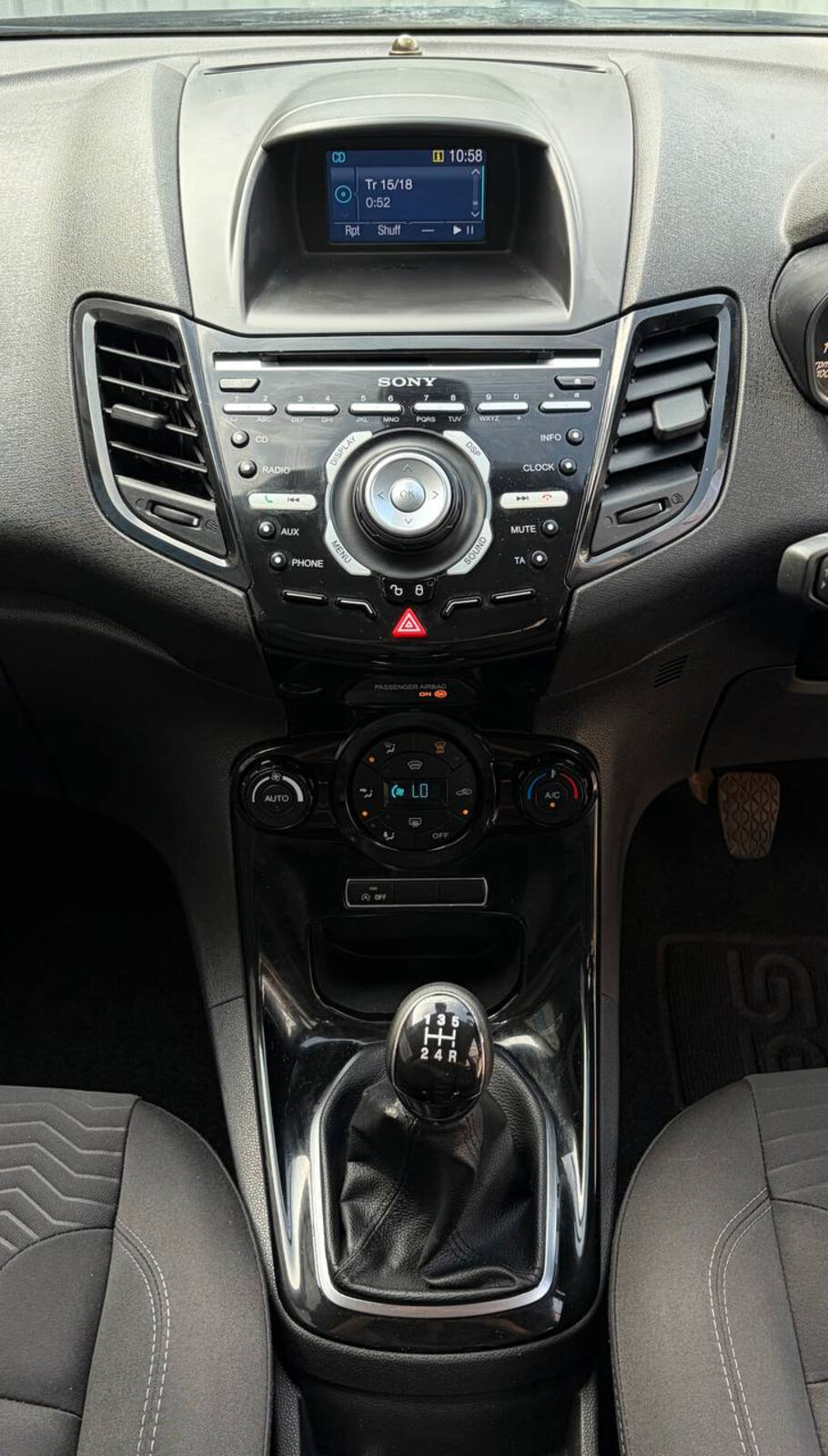 2015 Ford Fiesta TITANIUM 1.0 PETROL - Image 14