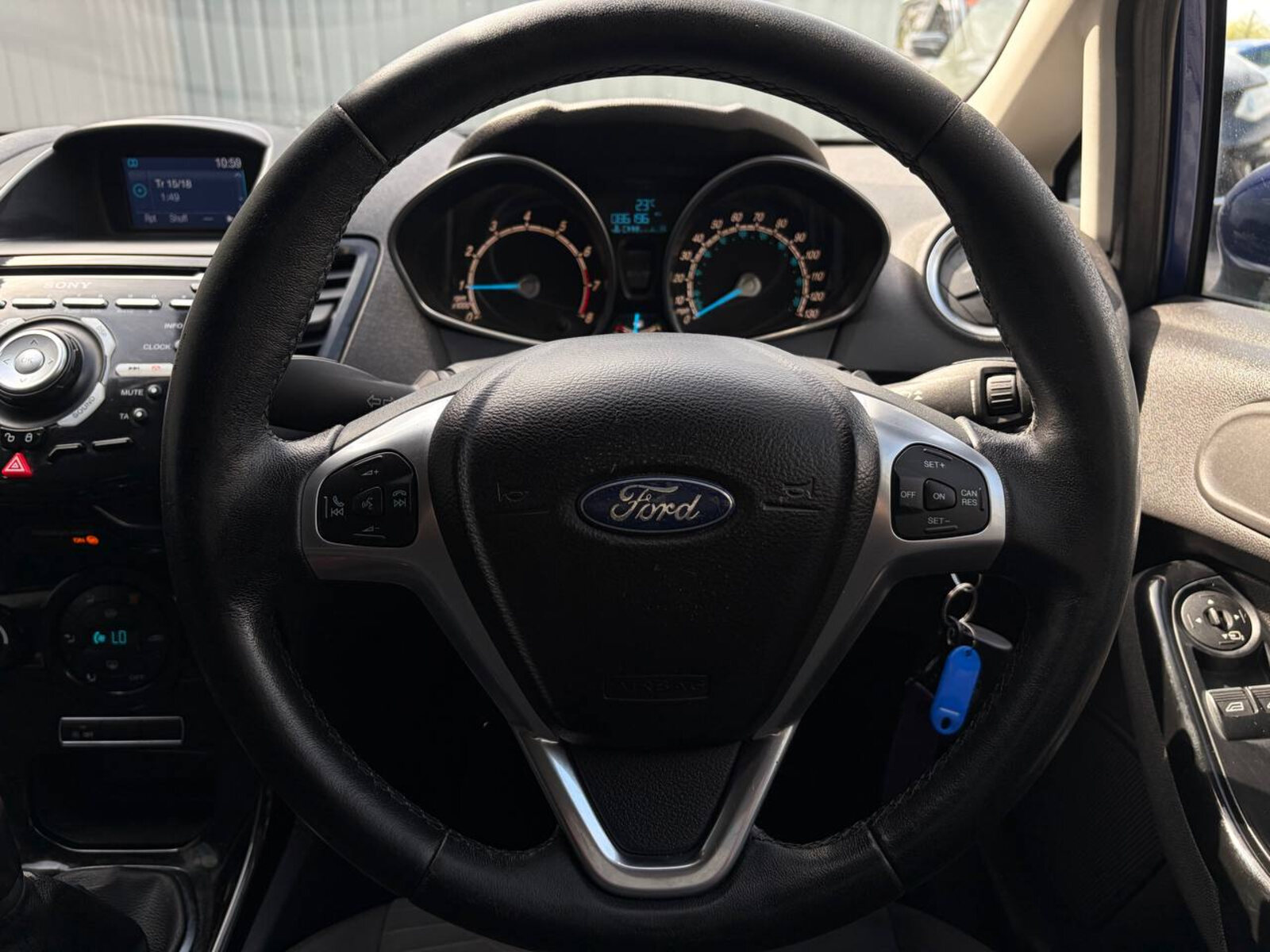 2015 Ford Fiesta TITANIUM 1.0 PETROL - Image 17