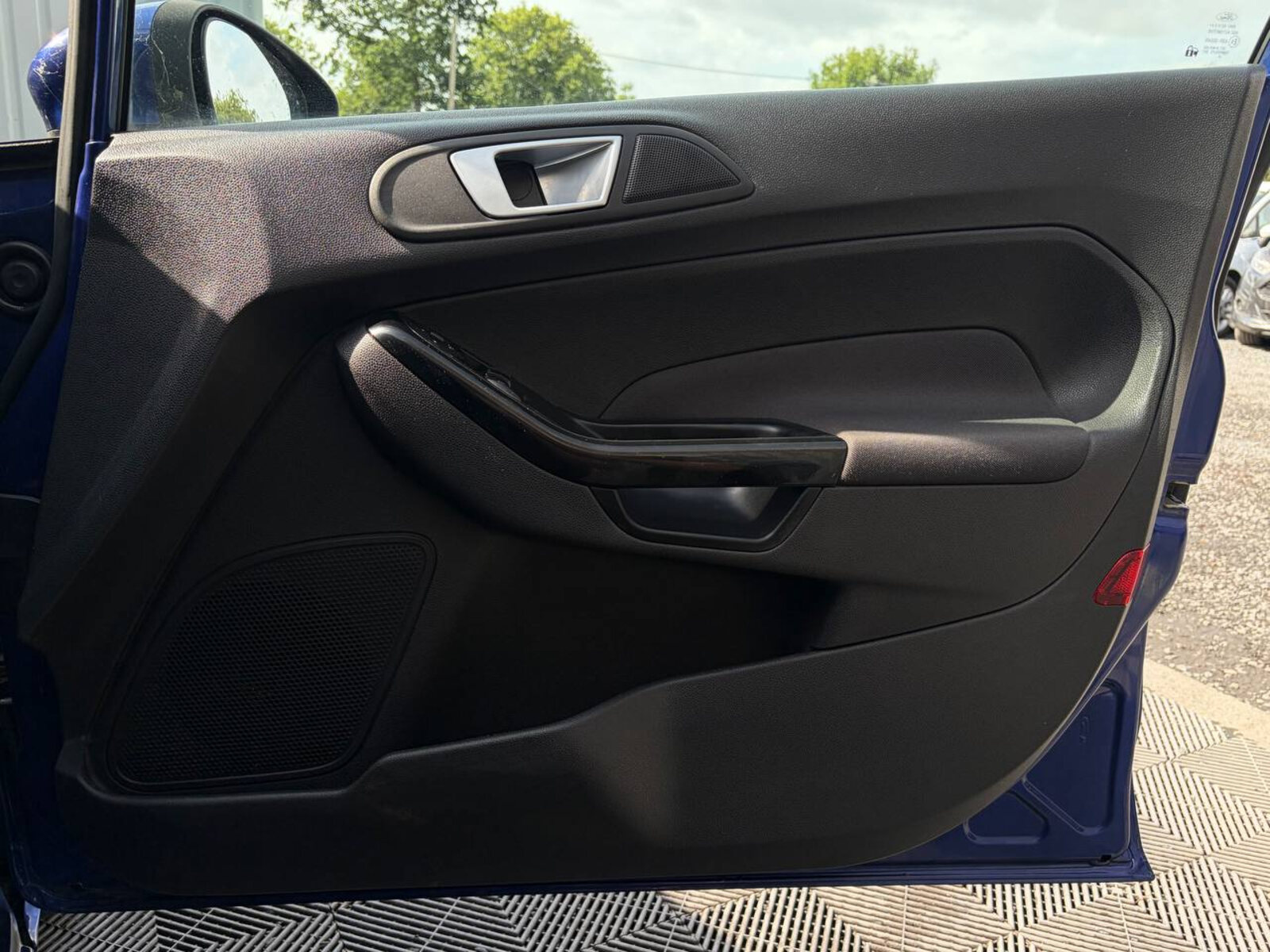 2015 Ford Fiesta TITANIUM 1.0 PETROL - Image 19