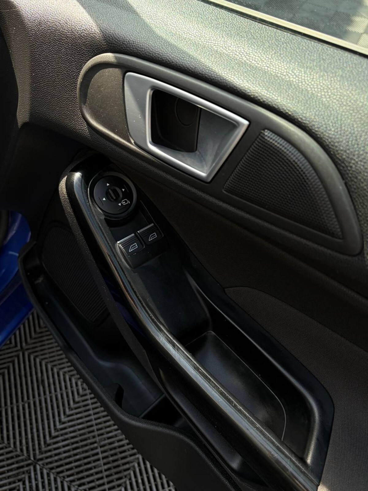 2015 Ford Fiesta TITANIUM 1.0 PETROL - Image 20