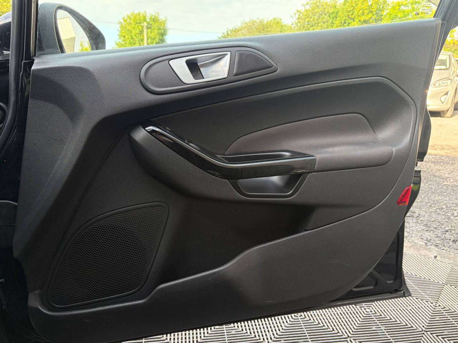 2015 Ford Fiesta 1.0 PETROL - Image 20