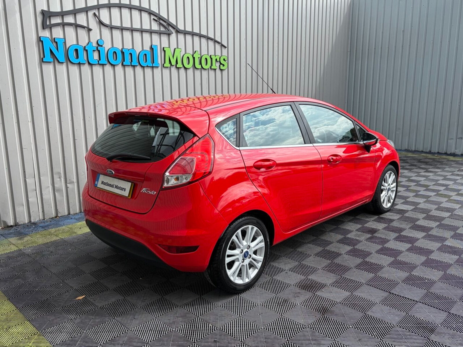 2015 Ford Fiesta 1.2 PETROL - Image 3