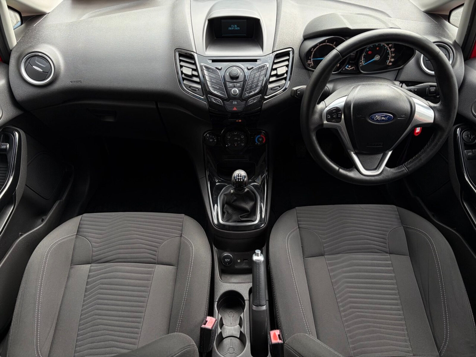 2015 Ford Fiesta 1.2 PETROL - Image 11
