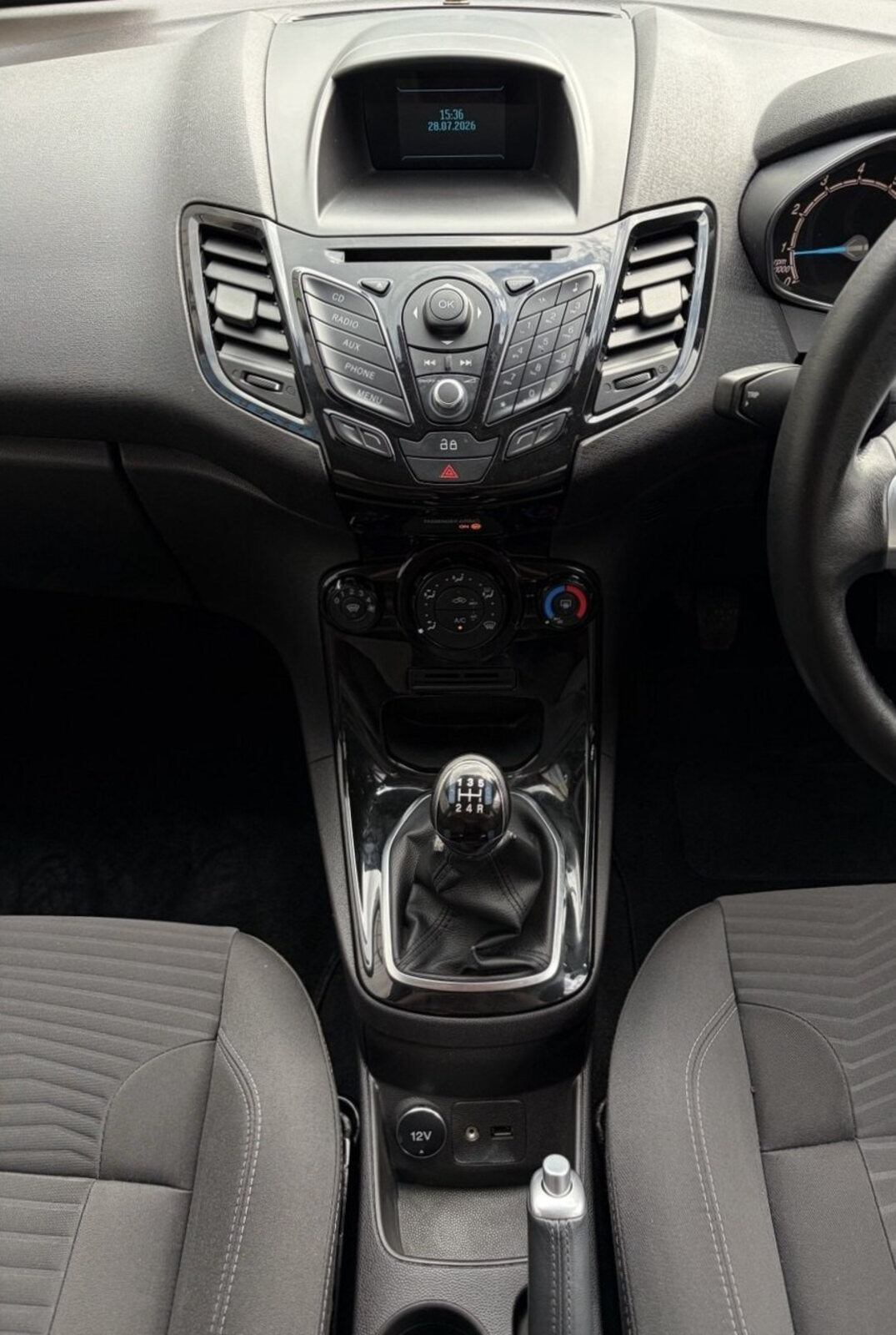 2015 Ford Fiesta 1.2 PETROL - Image 14