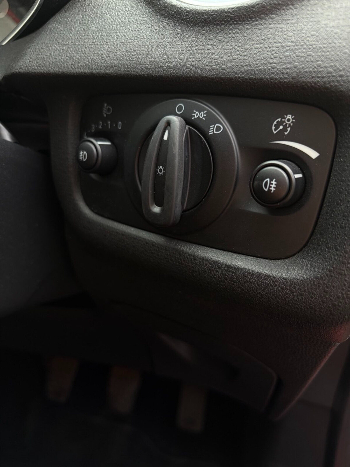 2015 Ford Fiesta 1.2 PETROL - Image 19