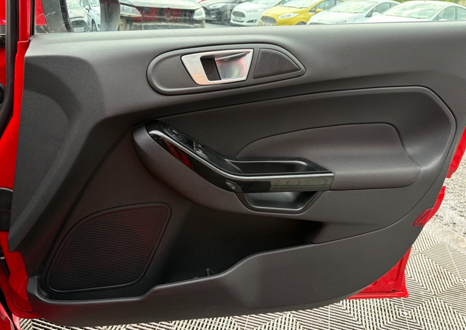 2015 Ford Fiesta 1.2 PETROL - Image 20