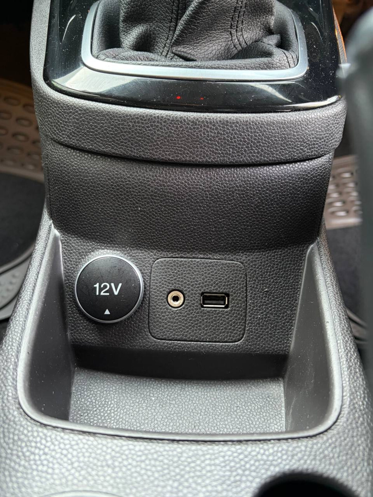2015 Ford Fiesta 1.2 PETROL - SPECIAL EDITION - Image 15