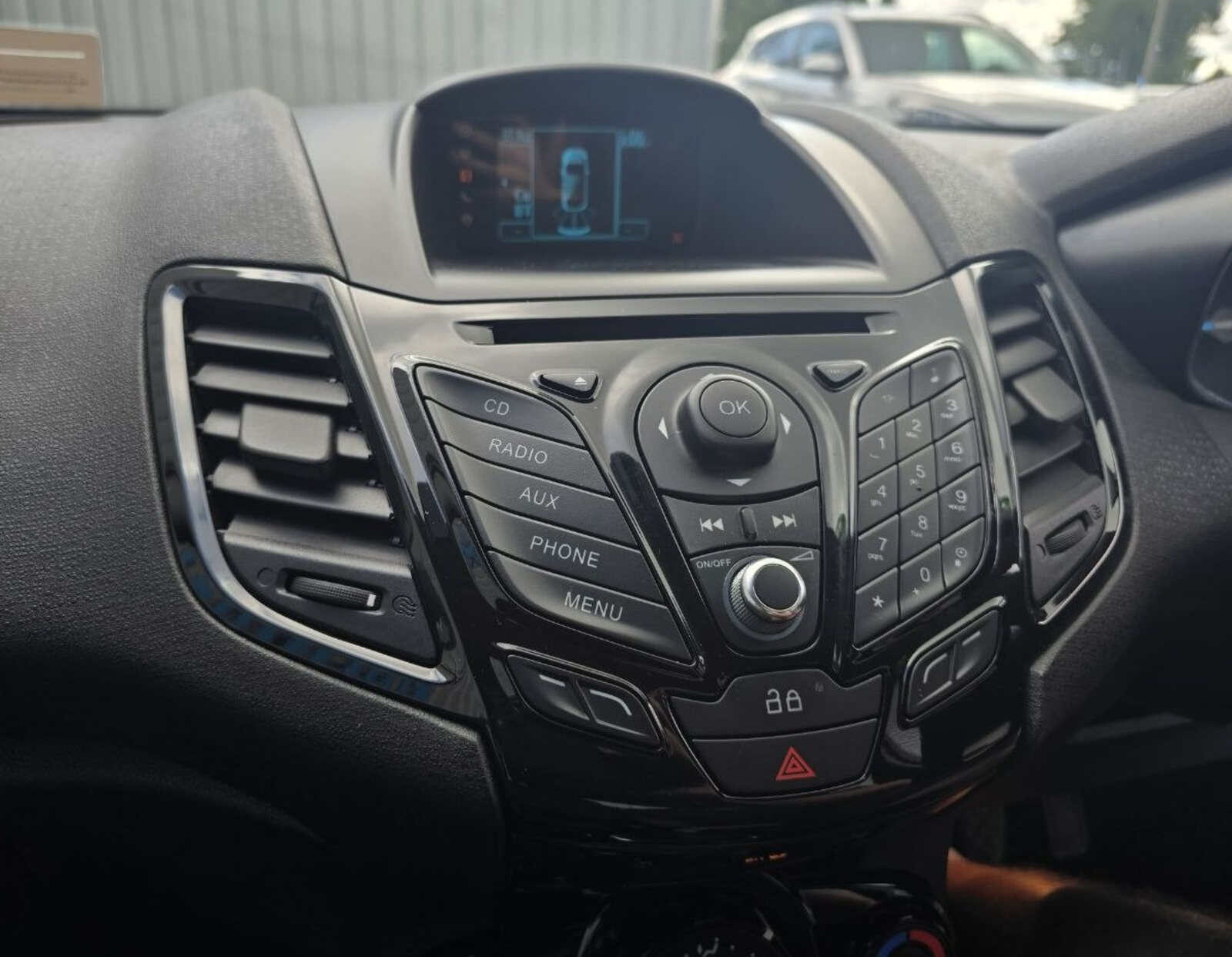 2015 Ford Fiesta 1.0 PETROL - Image 17
