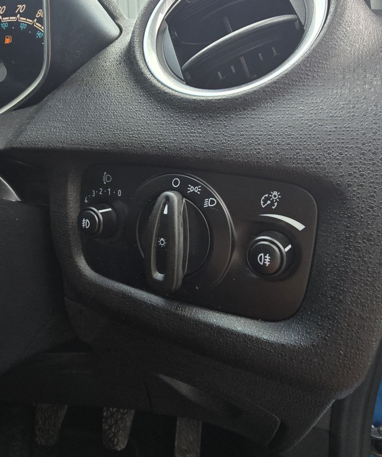 2015 Ford Fiesta 1.0 PETROL - Image 19