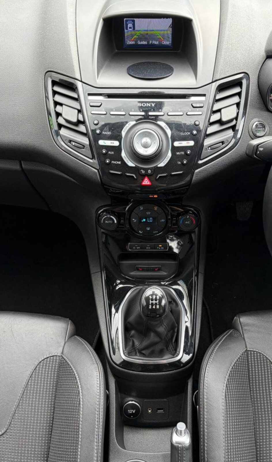 2015 Ford Fiesta 1.0 PETROL - Image 14