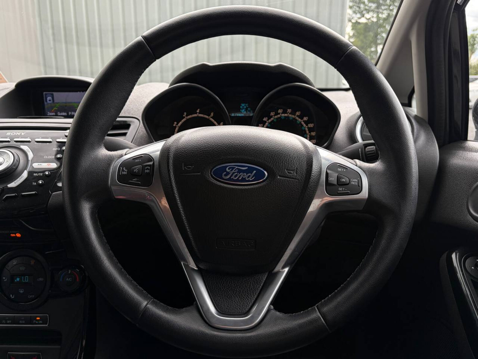 2015 Ford Fiesta 1.0 PETROL - Image 17