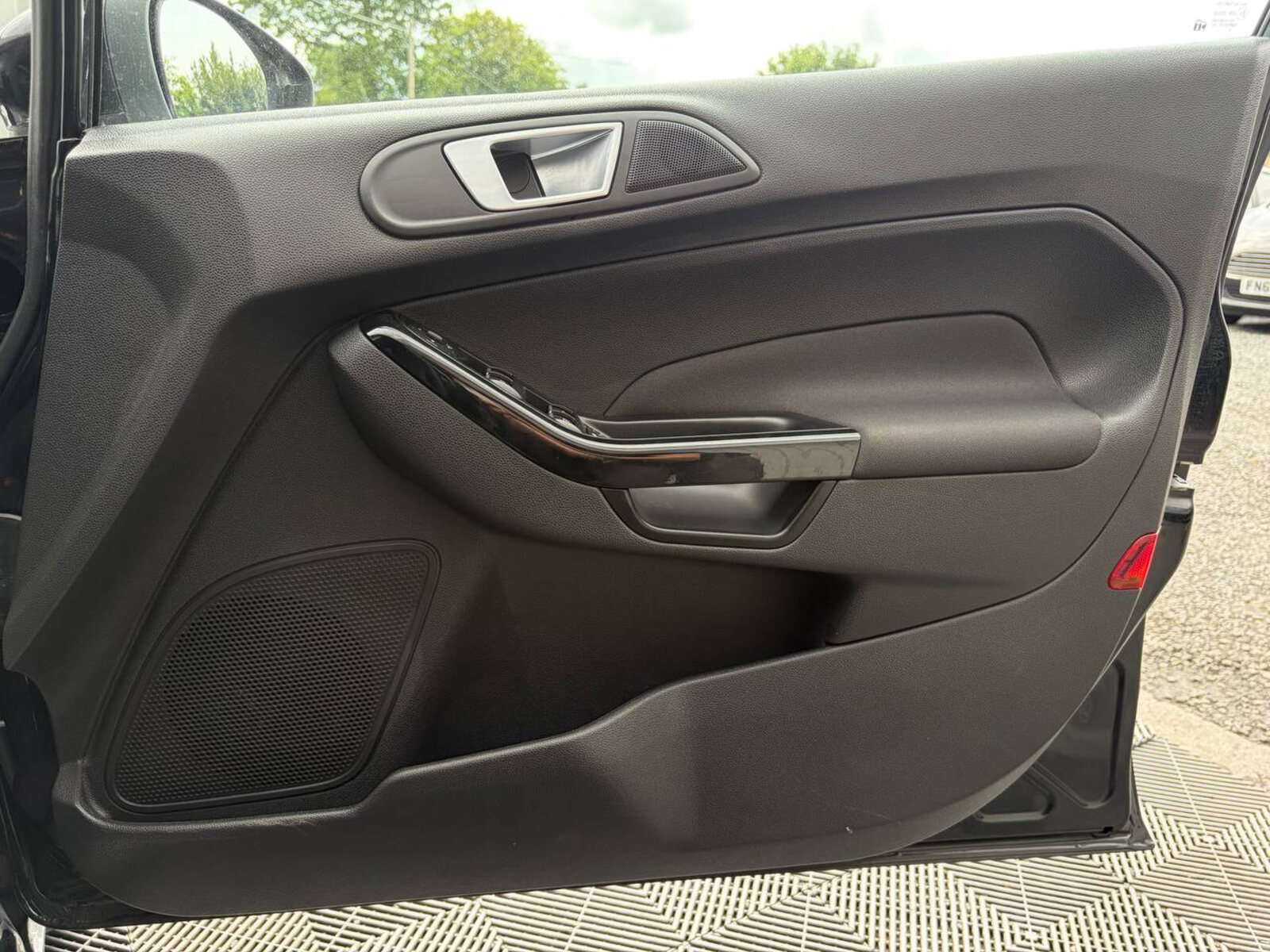 2015 Ford Fiesta 1.0 PETROL - Image 19