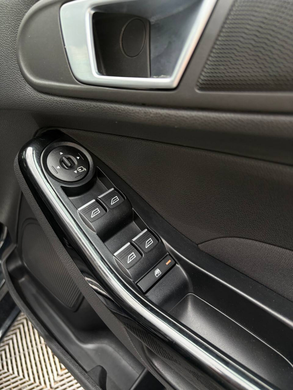 2015 Ford Fiesta 1.0 PETROL - Image 20