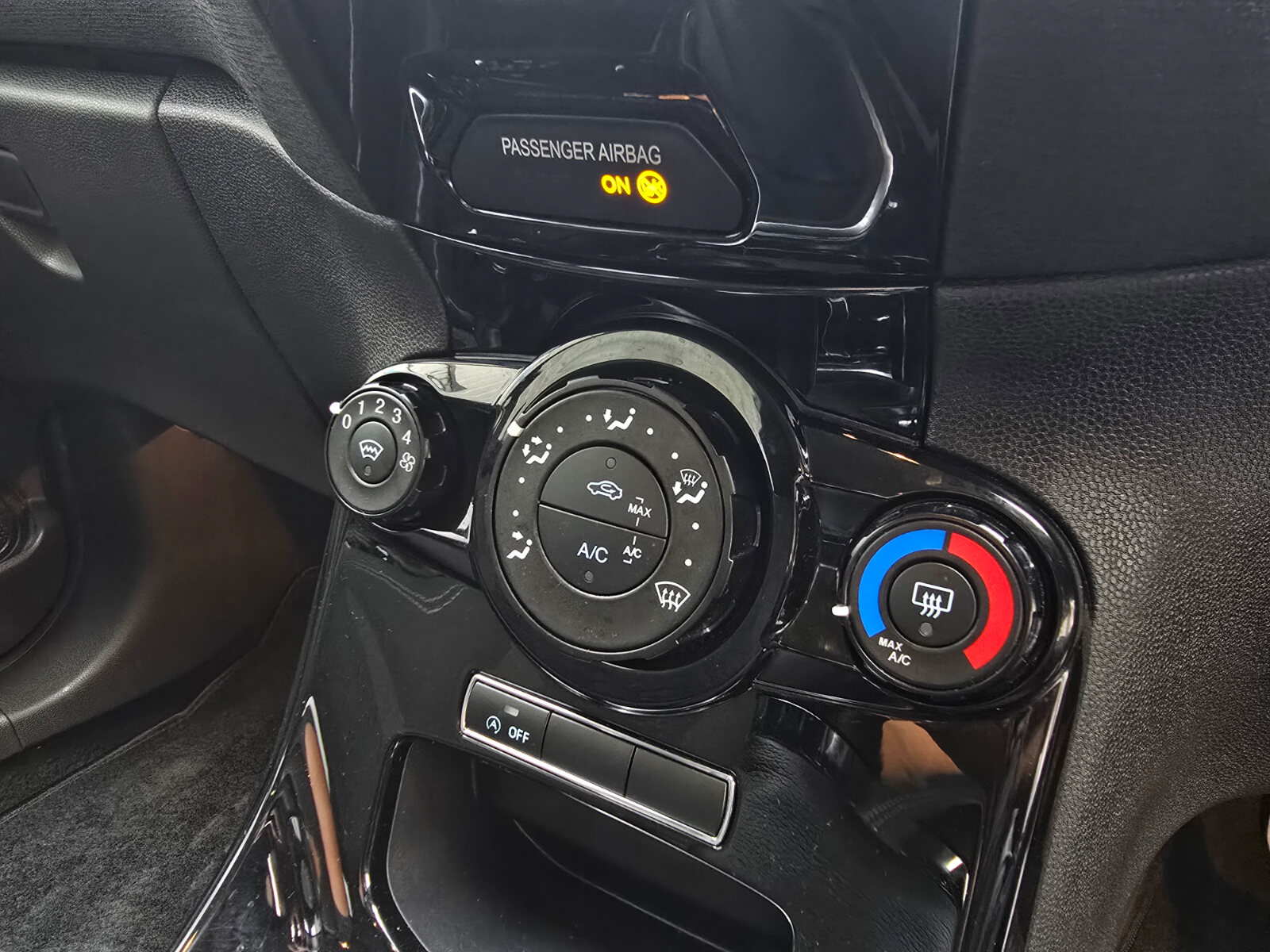 2017 Ford Fiesta 1.0 PETROL - Image 16