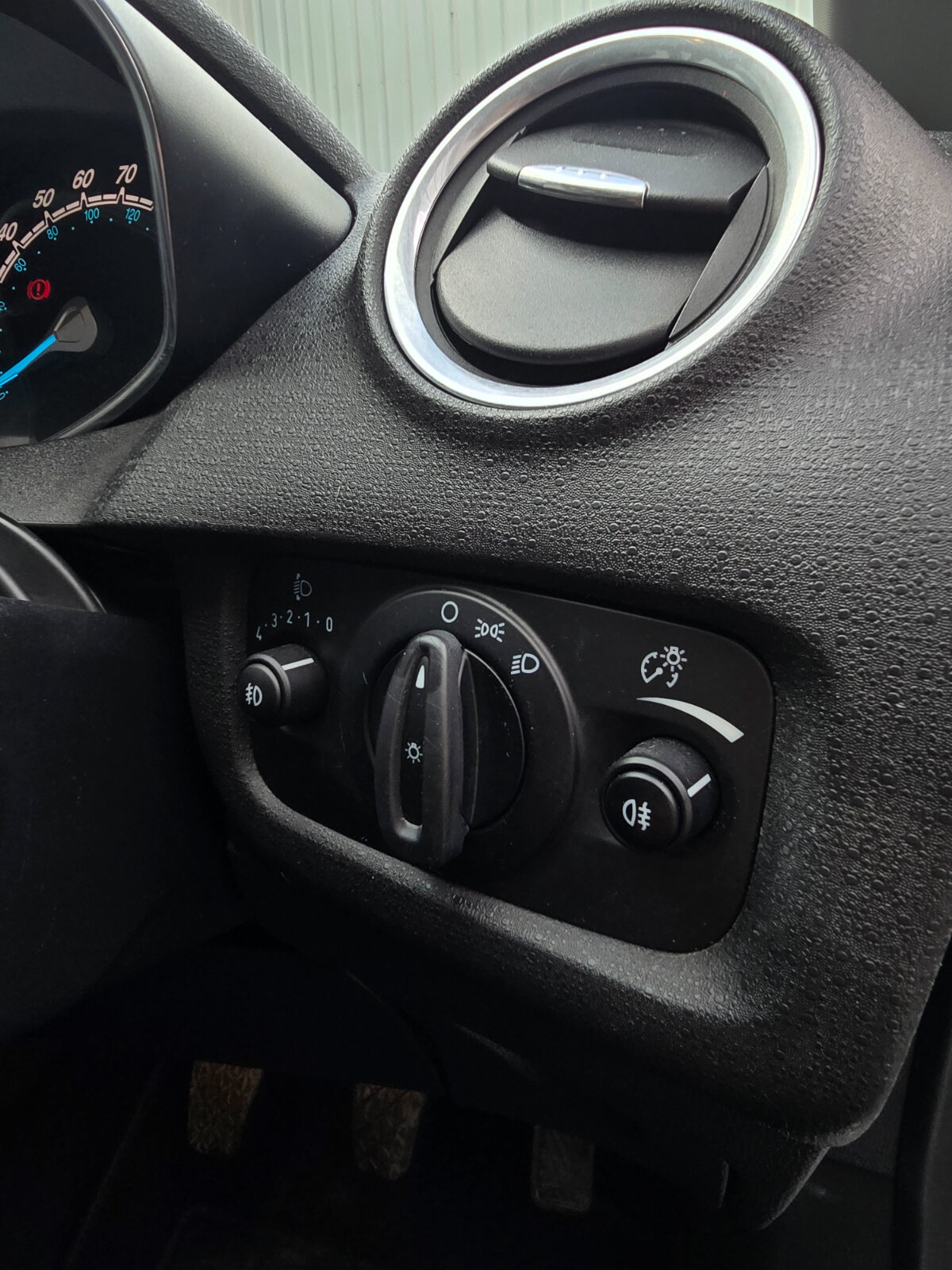2017 Ford Fiesta 1.0 PETROL - Image 19
