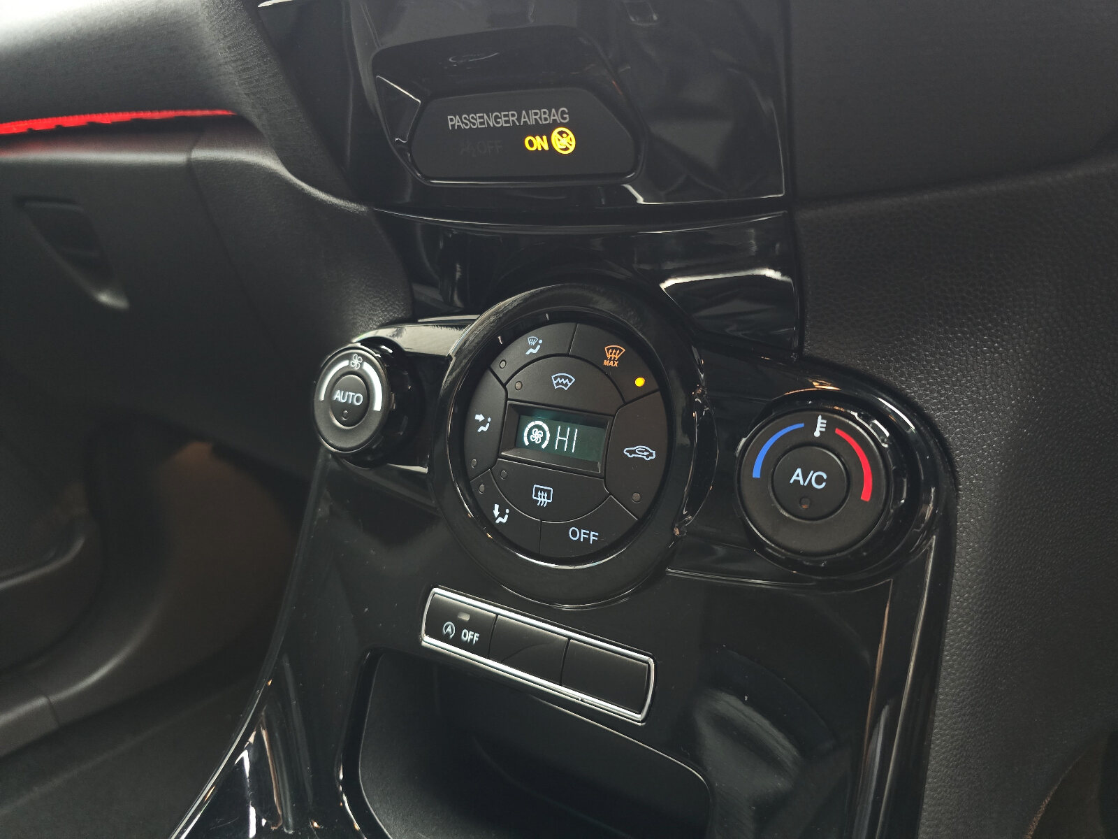 2014 Ford Fiesta TITANIUM 1.0 PETROL - Image 16