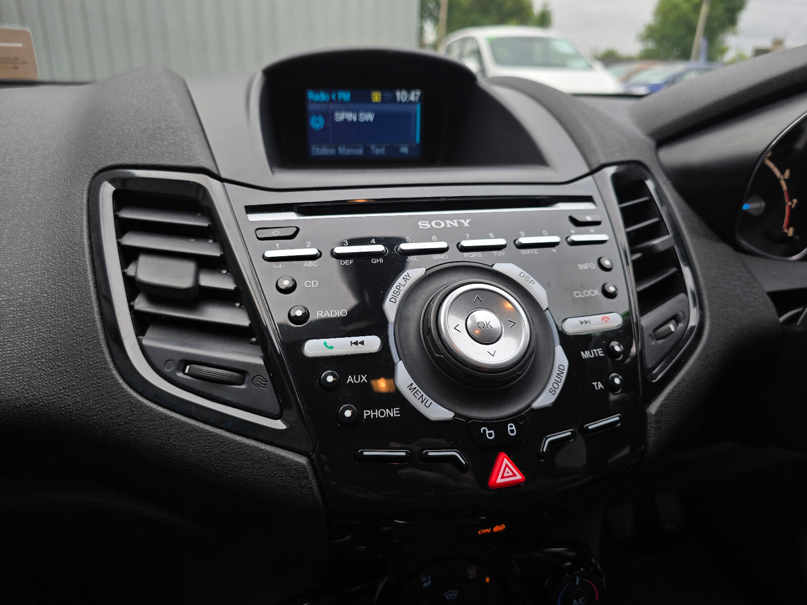 2014 Ford Fiesta TITANIUM 1.0 PETROL - Image 17