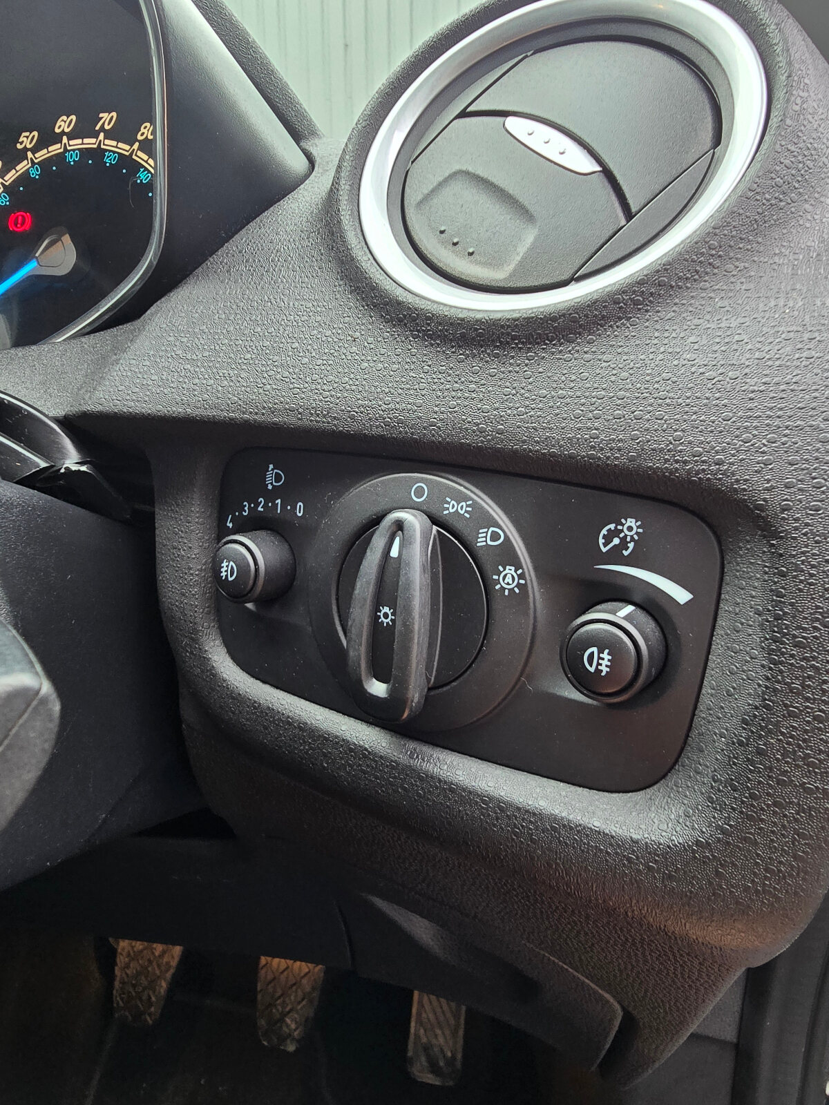 2014 Ford Fiesta TITANIUM 1.0 PETROL - Image 19
