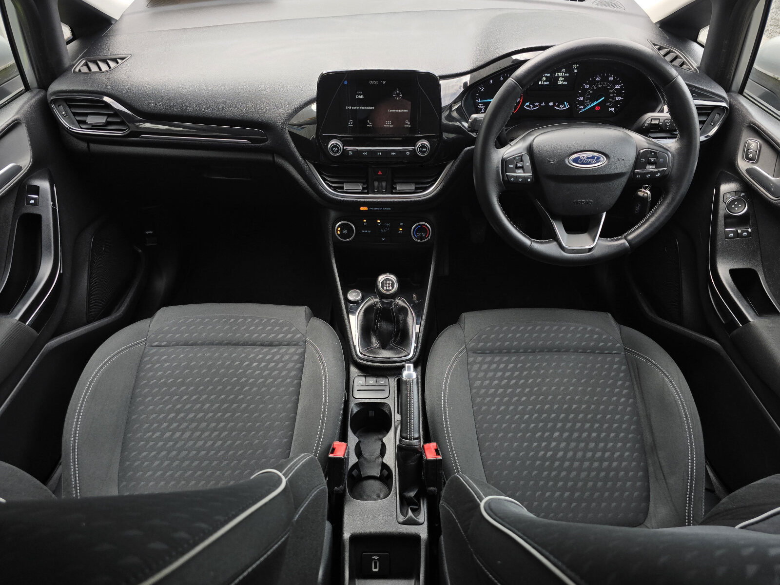 2018 Ford Fiesta 1.1 PETROL - Image 11