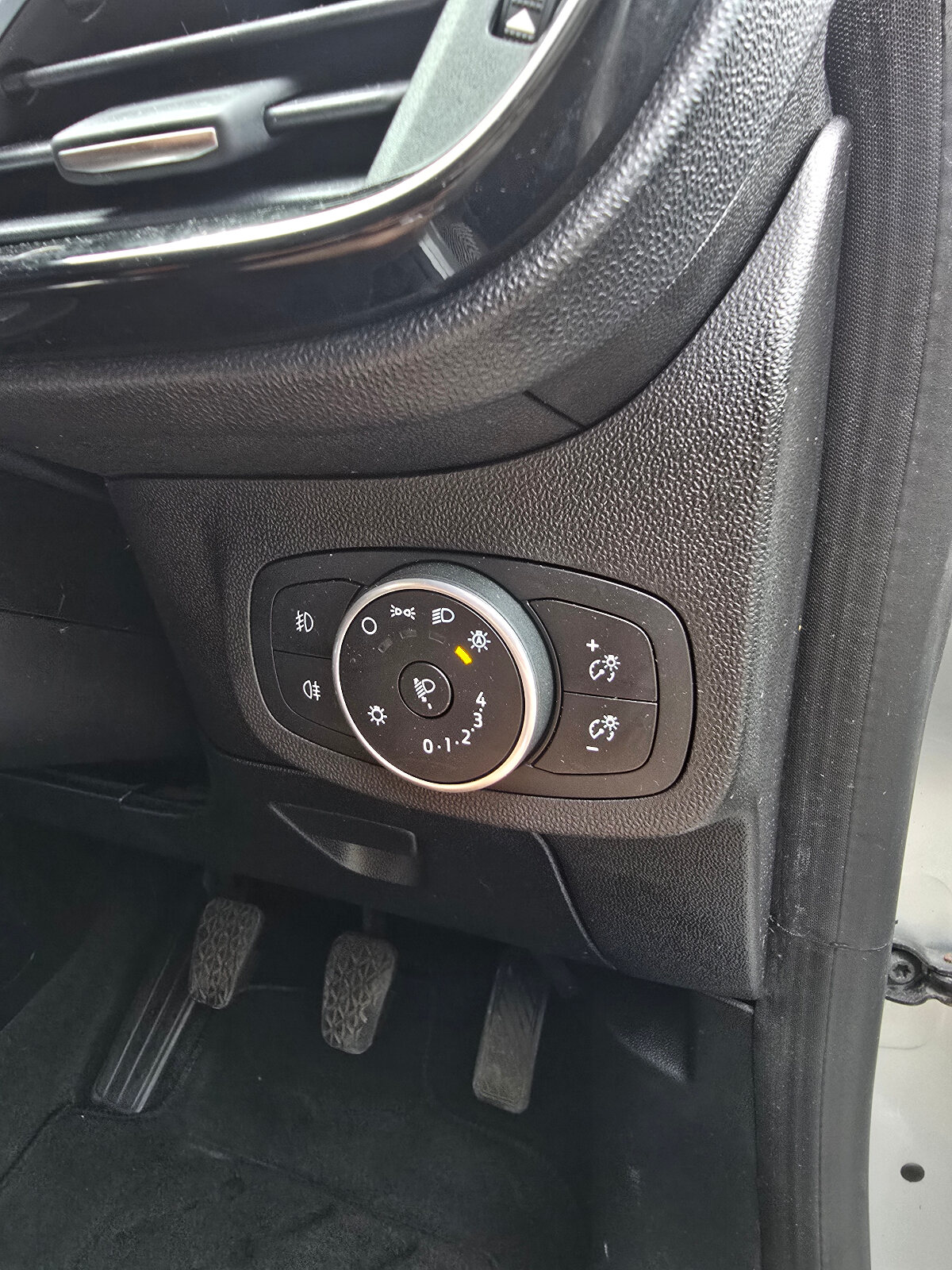 2018 Ford Fiesta 1.1 PETROL - Image 19