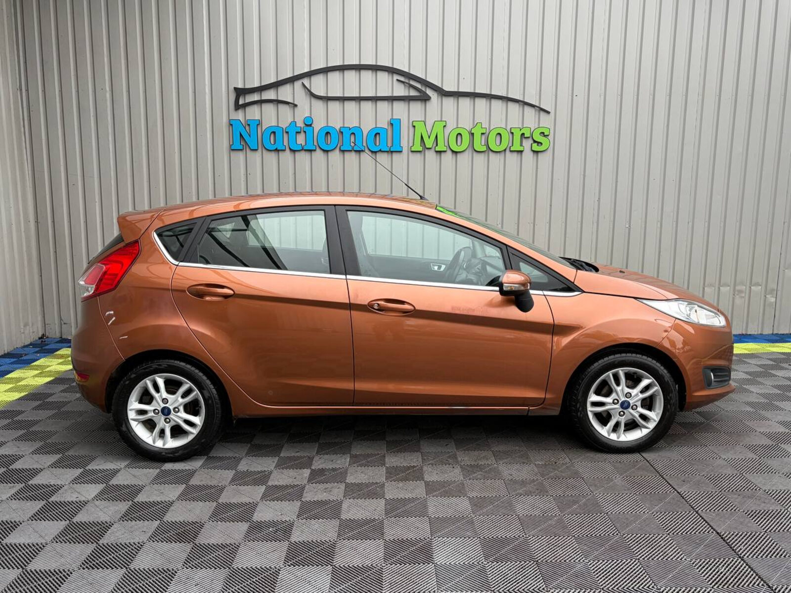 2015 Ford Fiesta Zetec 1.0 PETROL - Image 2