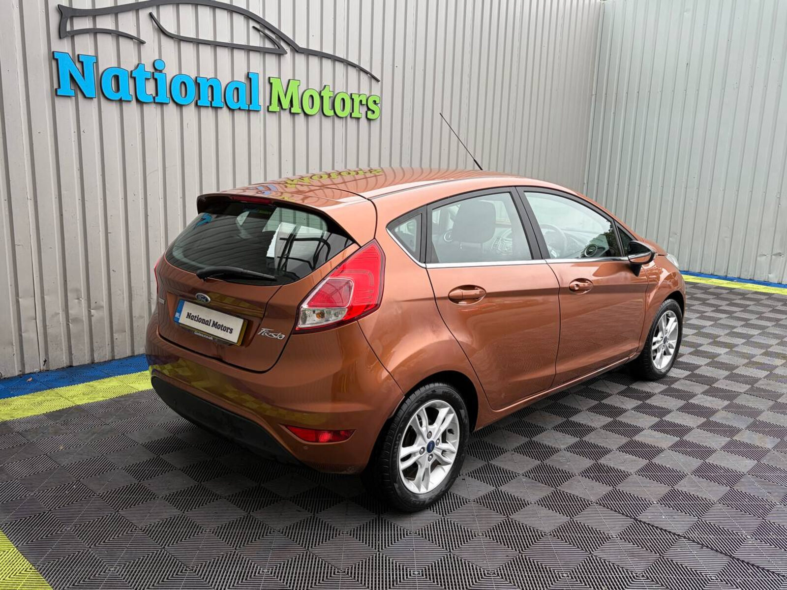 2015 Ford Fiesta Zetec 1.0 PETROL - Image 3