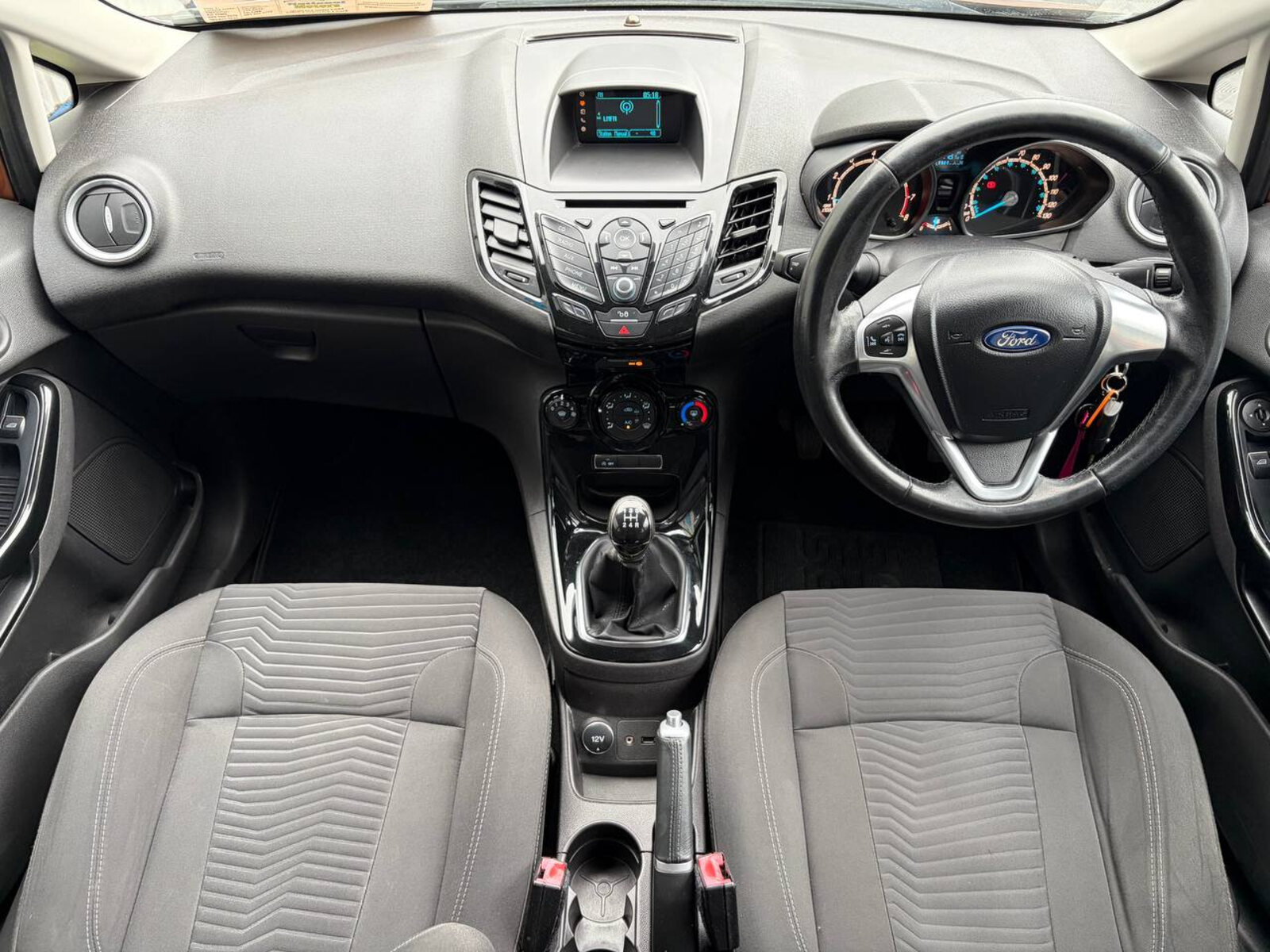 2015 Ford Fiesta Zetec 1.0 PETROL - Image 10