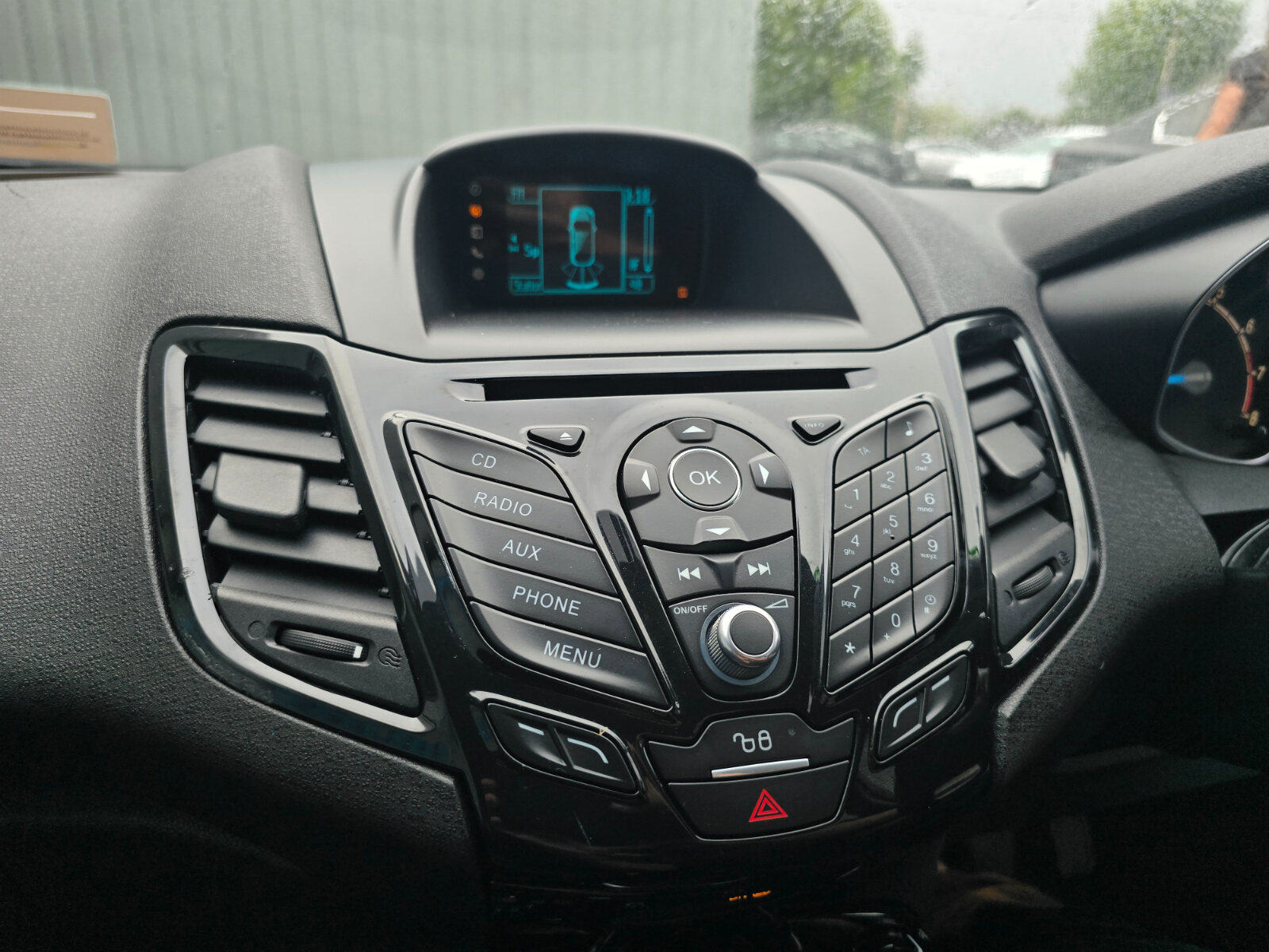 2015 Ford Fiesta 1.0 PETROL - Image 17