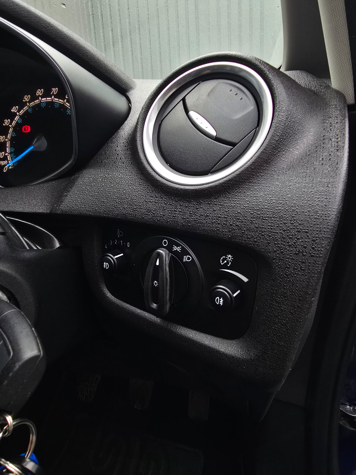 2015 Ford Fiesta 1.0 PETROL - Image 19
