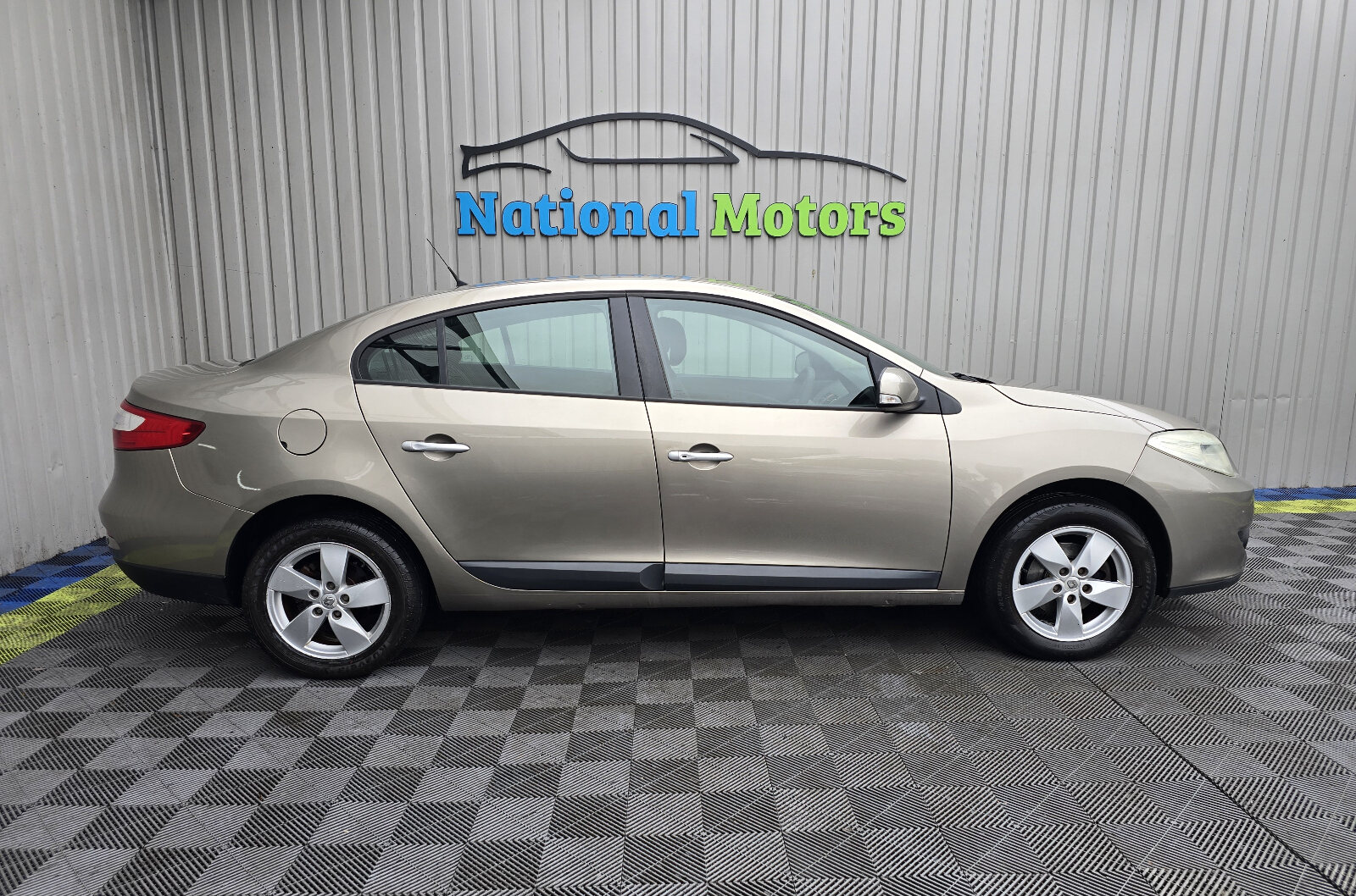 2011 Renault Fluence 1.5 DCI ECO2 DYNAMIQUE - Image 2