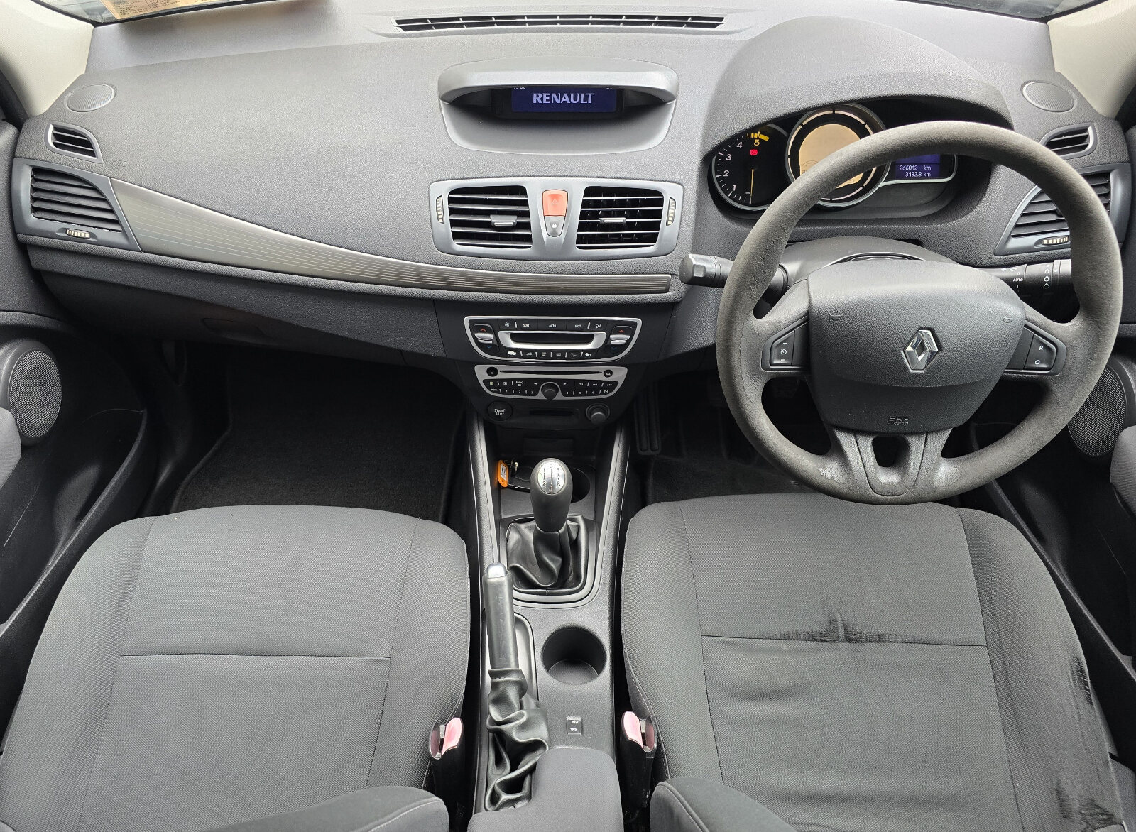 2011 Renault Fluence 1.5 DCI ECO2 DYNAMIQUE - Image 10