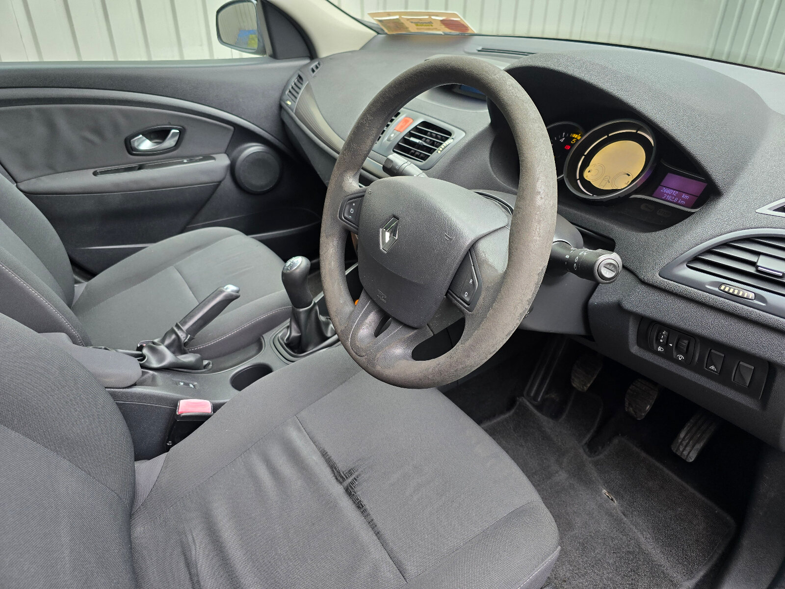 2011 Renault Fluence 1.5 DCI ECO2 DYNAMIQUE - Image 11