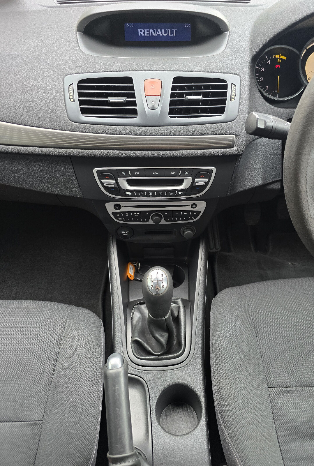 2011 Renault Fluence 1.5 DCI ECO2 DYNAMIQUE - Image 13