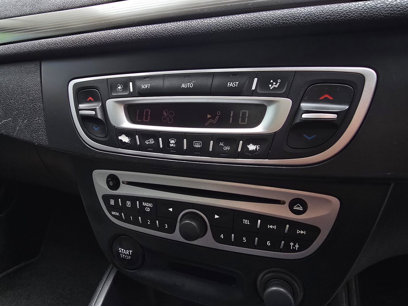 2011 Renault Fluence 1.5 DCI ECO2 DYNAMIQUE - Image 14