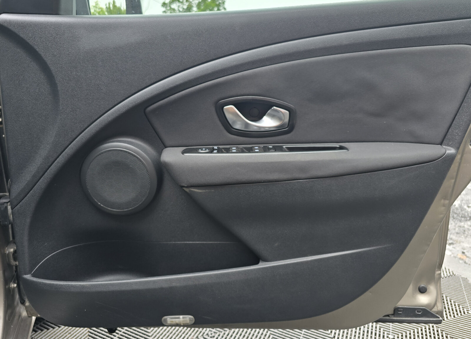 2011 Renault Fluence 1.5 DCI ECO2 DYNAMIQUE - Image 16