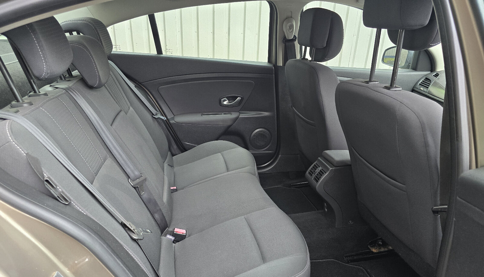 2011 Renault Fluence 1.5 DCI ECO2 DYNAMIQUE - Image 18