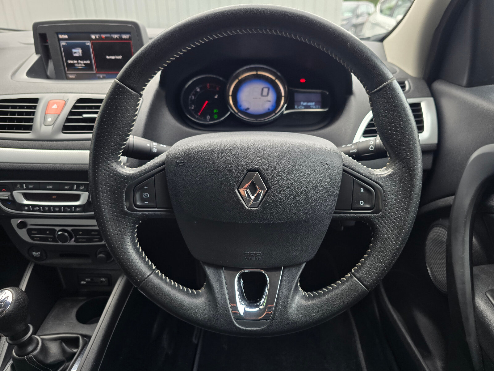 2014 Renault Fluence 1.5 DCI R-LINK - Image 17